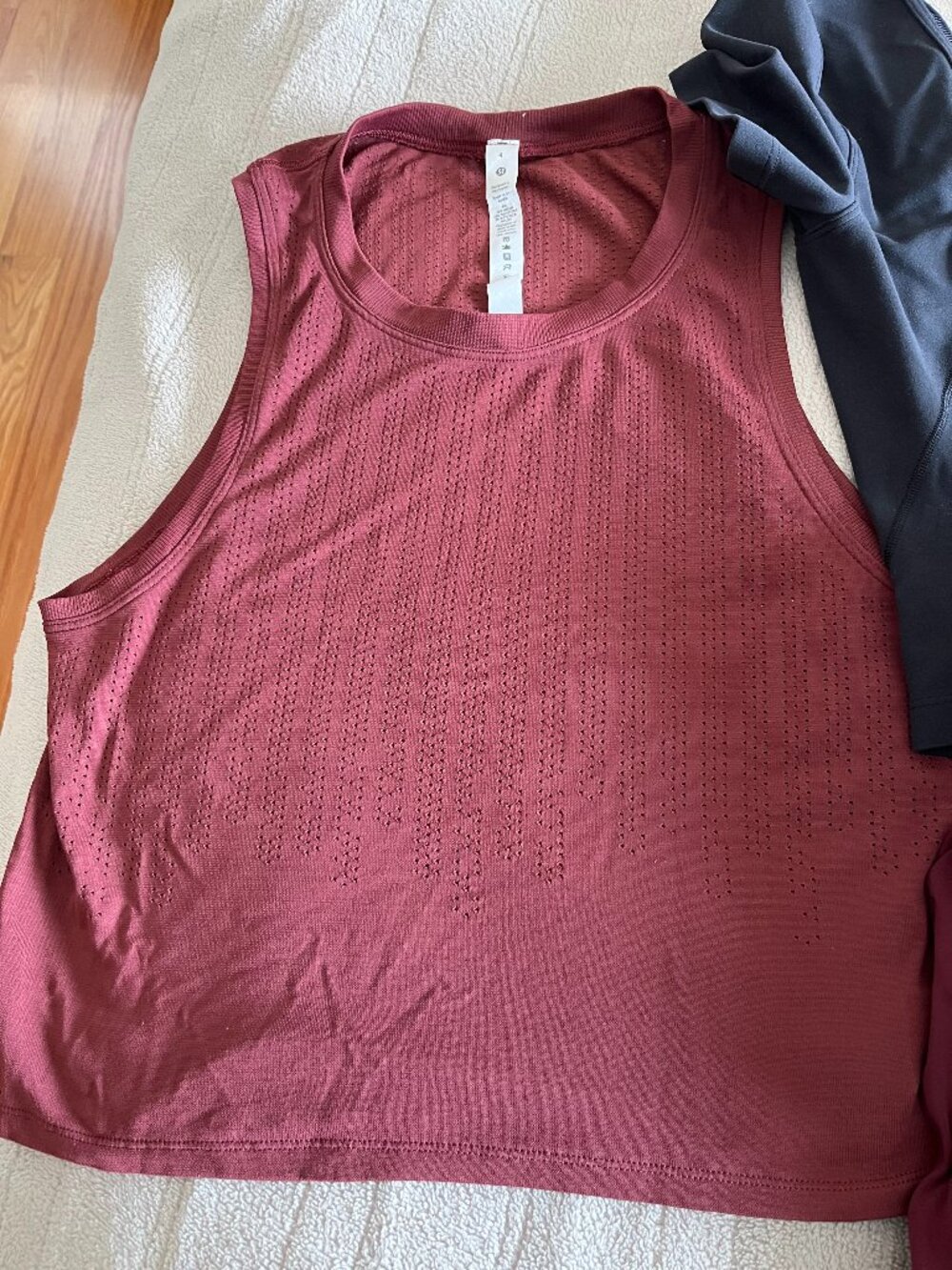 Lululemon Train to be Tank, Size 4